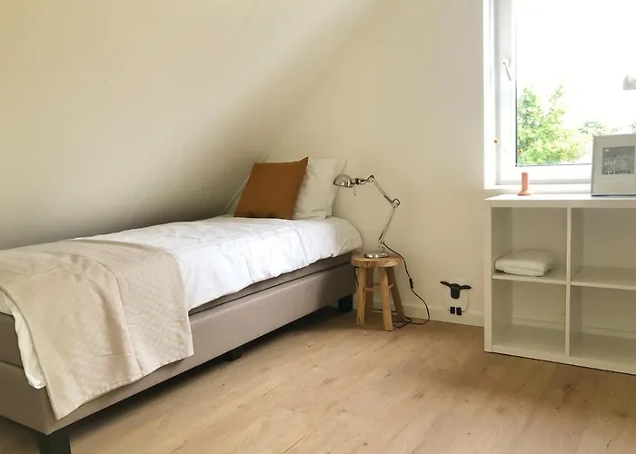 Villa 82 Op Recreatiepark De Wielen *