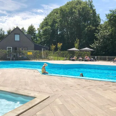 וילה 82 Op Recreatiepark De Wielen